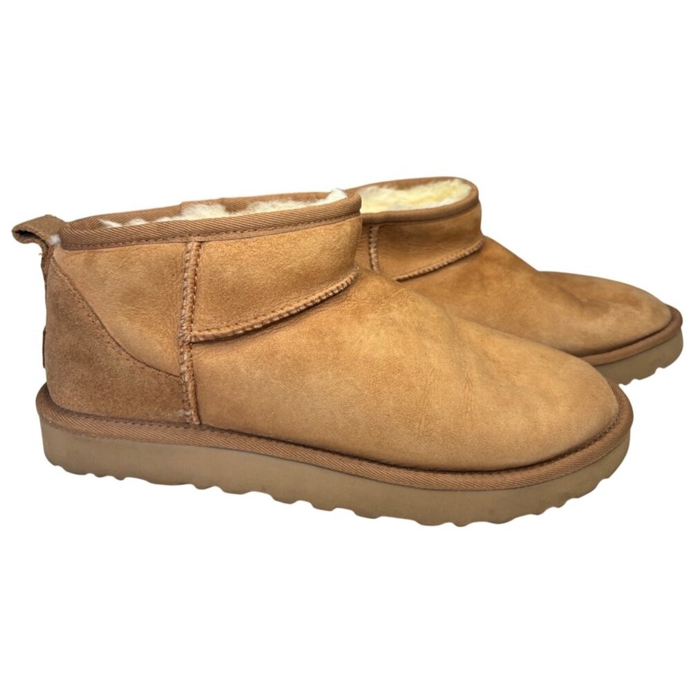 UGG Classic Short Boots Chestnut Suede Size 9 Genuine Sheepskin Cozy Winter Must - Picture 2 of 8